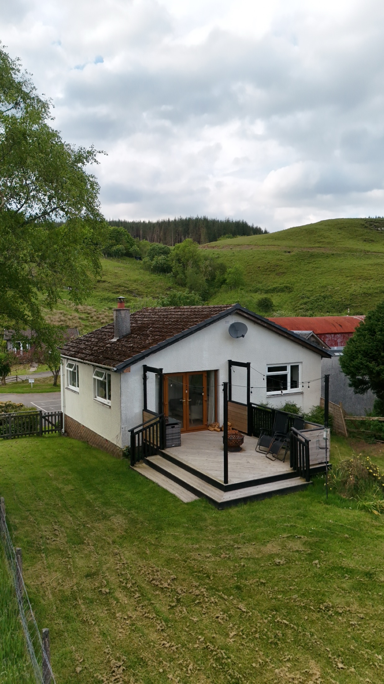 Country bungalow with deck